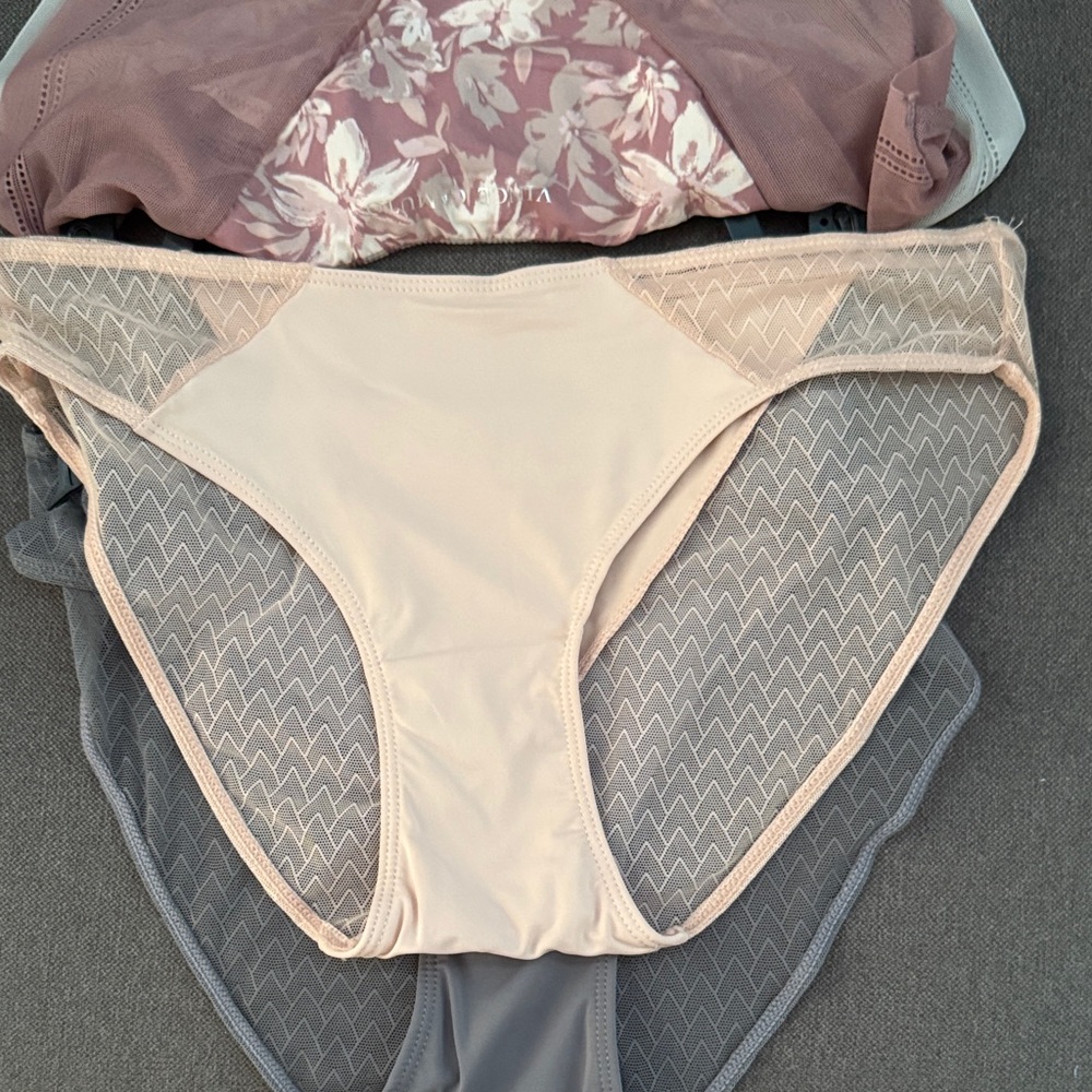 Vince Camuto Floral and Solid Panty Set - Cream, Pink, Gray - Picture 4 of 13